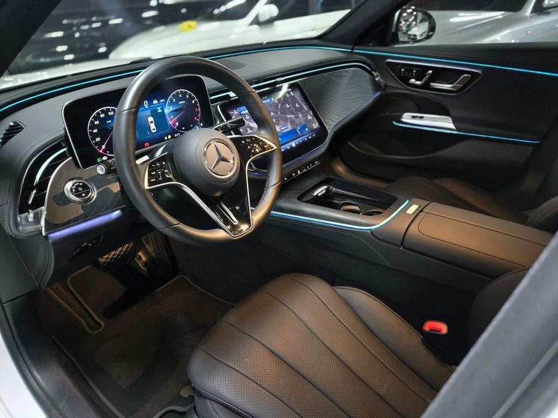 2026 Mercedes-Benz E-Class E200 Avantgarde photo 11