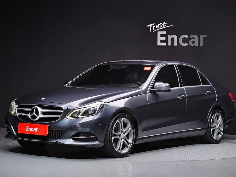 2016 Mercedes-Benz E-Class E250 BlueTec 4MATIC AV photo 1