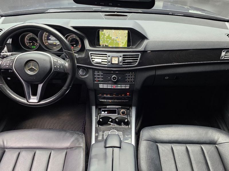 2016 Mercedes-Benz E-Class E250 BlueTec 4MATIC AV photo 7