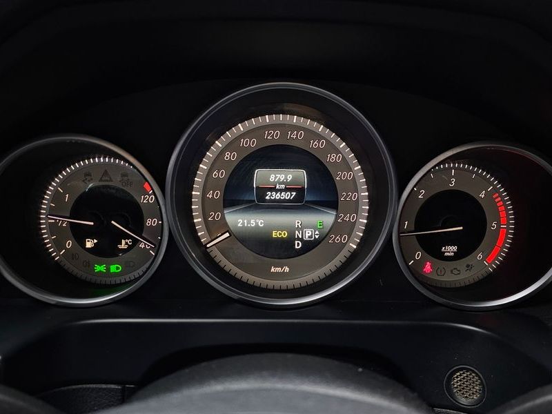 2016 Mercedes-Benz E-Class E250 BlueTec 4MATIC AV photo 8