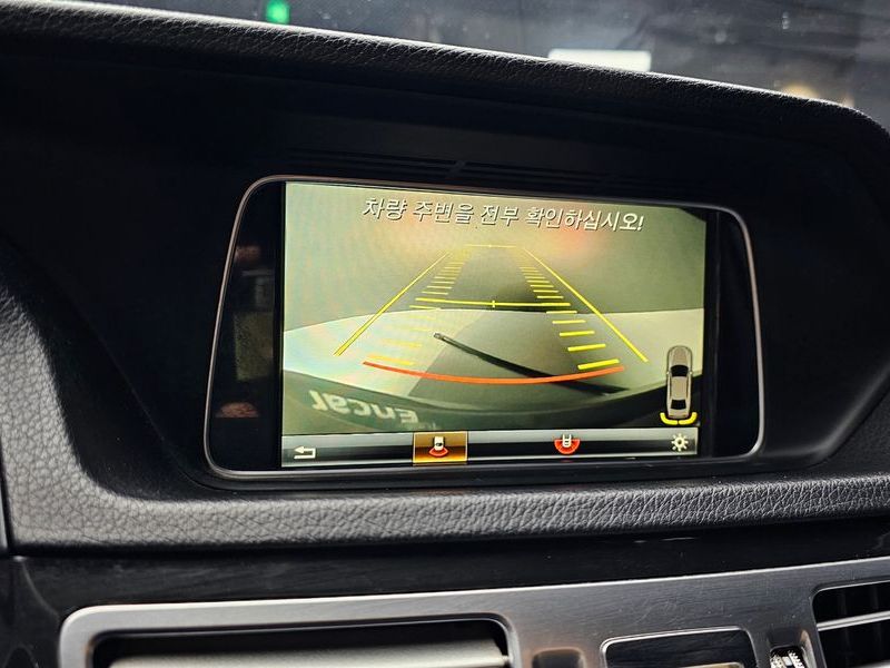 2016 Mercedes-Benz E-Class E250 BlueTec 4MATIC AV photo 15