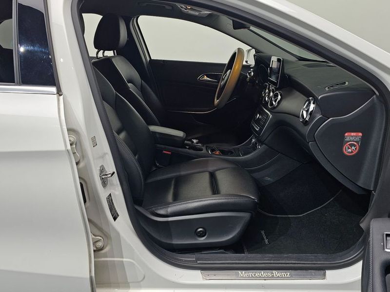 2019 Mercedes-Benz A-Class GLA220 photo 11