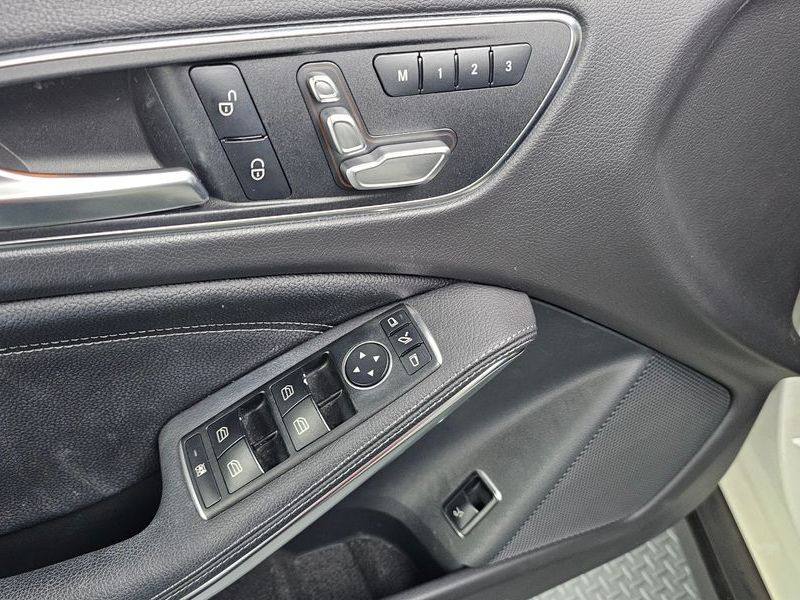 2019 Mercedes-Benz A-Class GLA220 photo 15