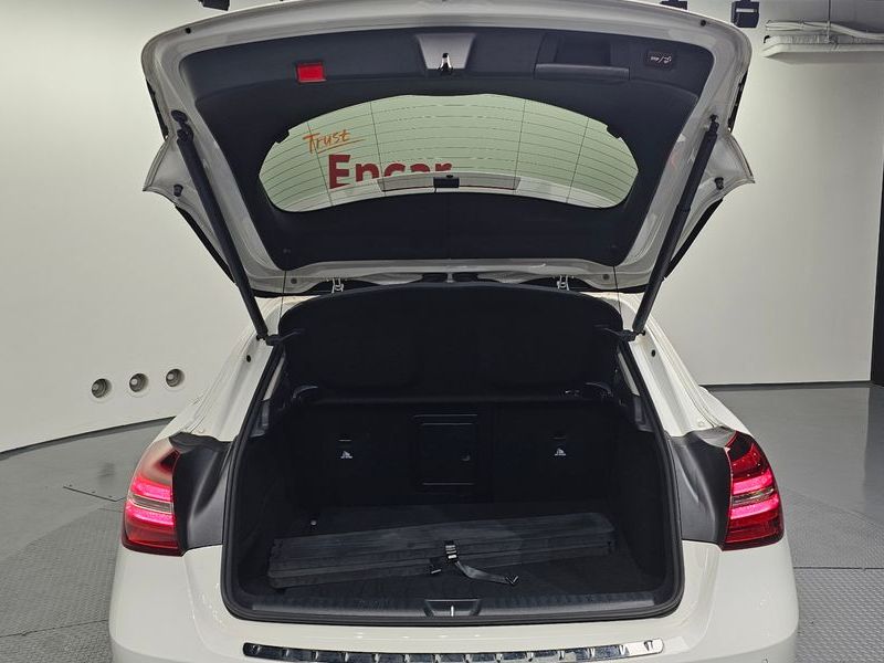 2019 Mercedes-Benz A-Class GLA220 photo 20