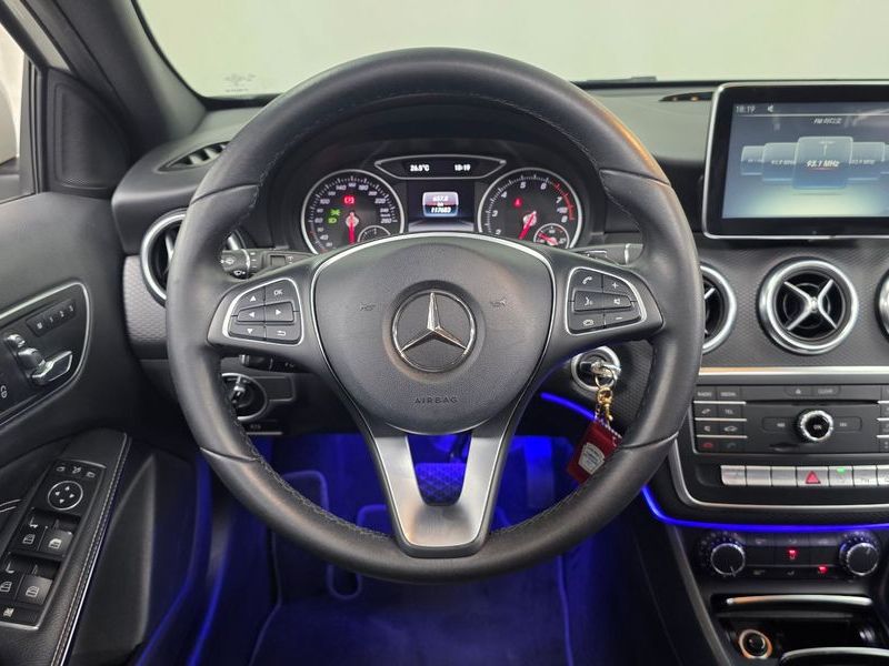 2016 Mercedes-Benz A-Class A200 photo 13