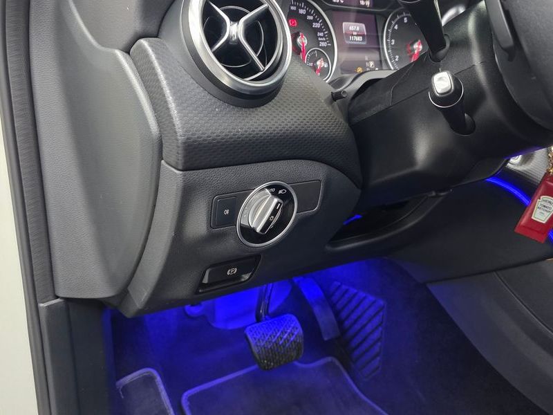 2016 Mercedes-Benz A-Class A200 photo 17