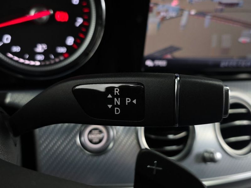 2020 Mercedes-Benz E-Class E250 Avantgarde photo 9