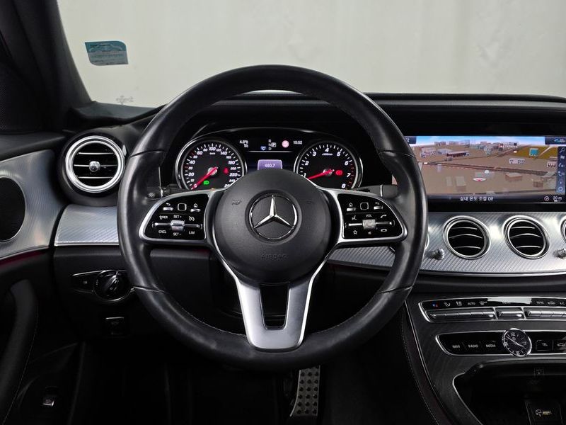 2020 Mercedes-Benz E-Class E250 Avantgarde photo 13