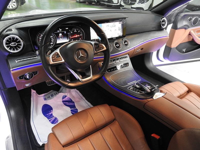 2018 Mercedes-Benz E-Class E220d Cabriolet photo 12