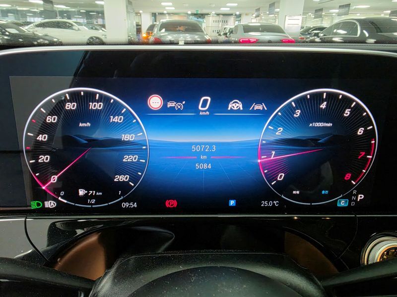 2026 Mercedes-Benz E-Class E300 4MATIC Exclusive photo 8