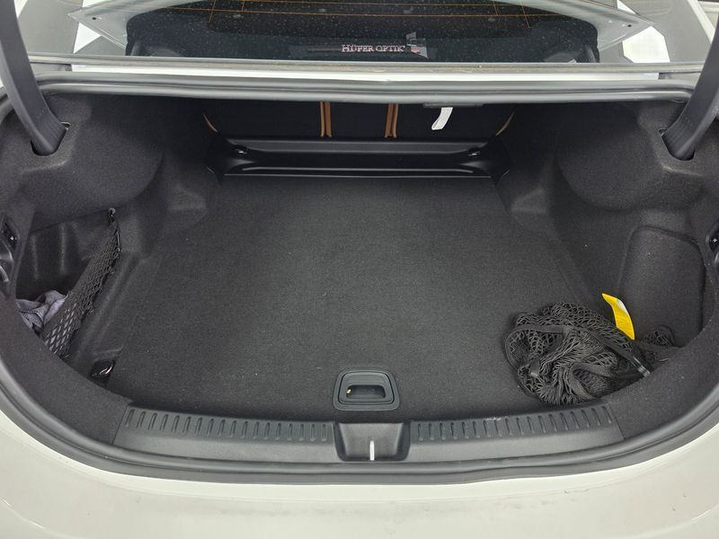 2026 Mercedes-Benz E-Class E300 4MATIC Exclusive photo 11