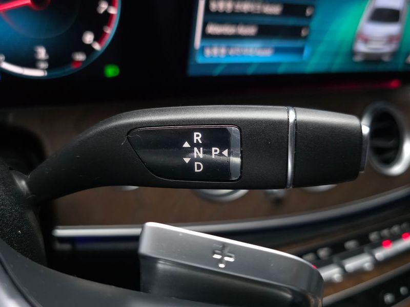 2023 Mercedes-Benz E-Class E250 Exclusive photo 9