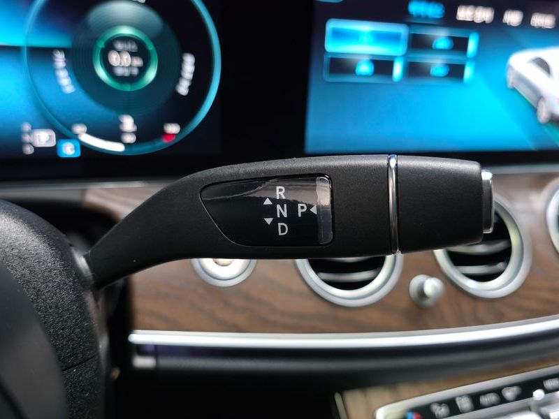 2022 Mercedes-Benz E-Class E250 Exclusive photo 9