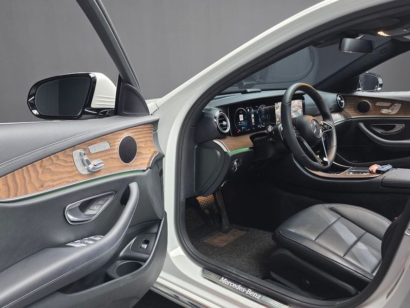 2022 Mercedes-Benz E-Class E250 Exclusive photo 10
