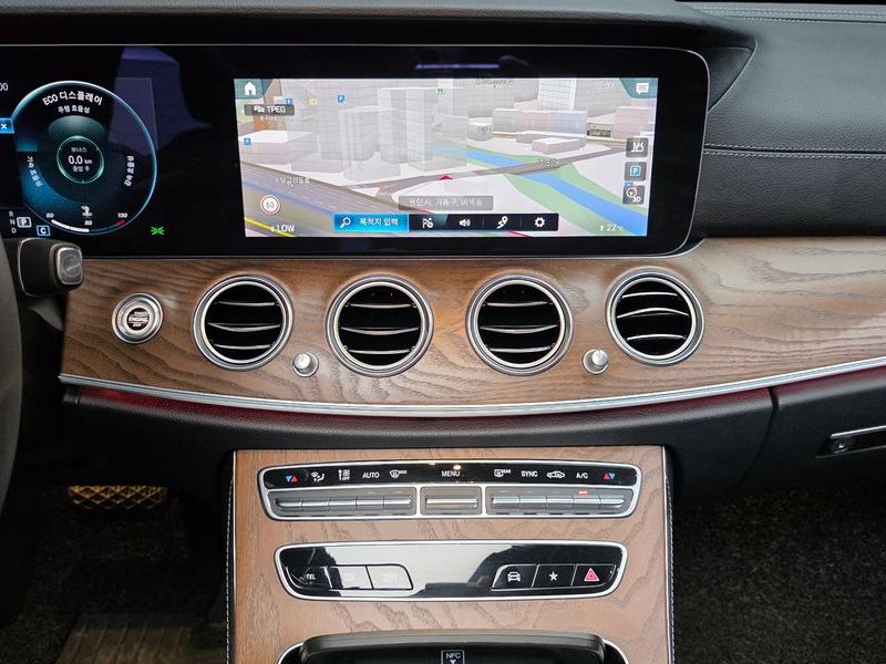 2022 Mercedes-Benz E-Class E250 Exclusive photo 13