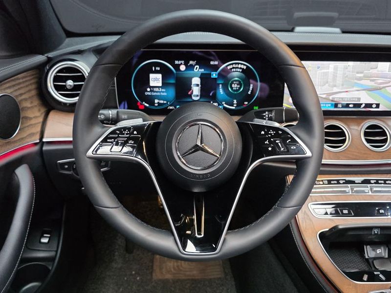 2022 Mercedes-Benz E-Class E250 Exclusive photo 14