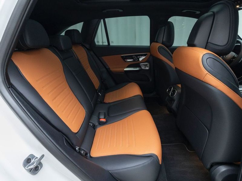 2026 Mercedes-Benz C-Class GLC300 4MATIC AMG Line photo 10