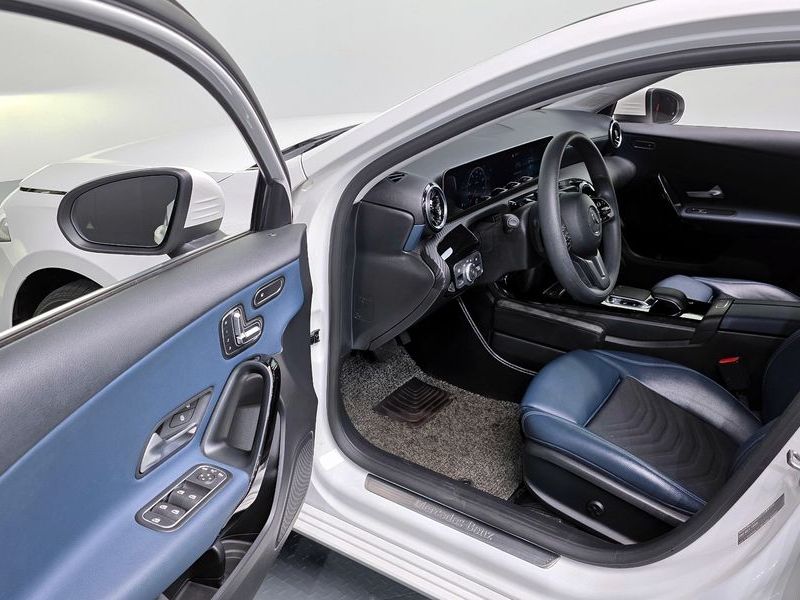 2019 Mercedes-Benz A-Class A220 Hatchback photo 10