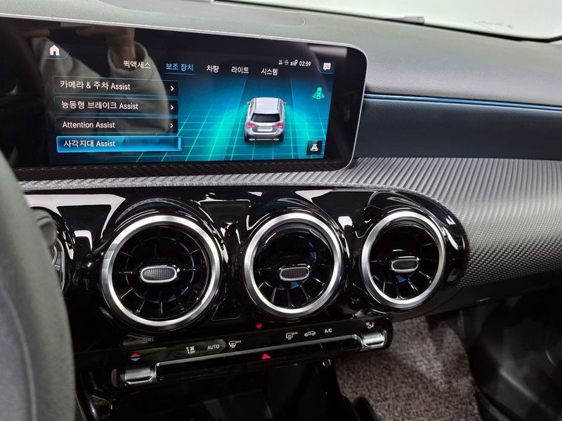 2019 Mercedes-Benz A-Class A220 Hatchback photo 17