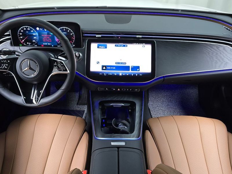 2026 Mercedes-Benz E-Class E200 Avantgarde photo 7