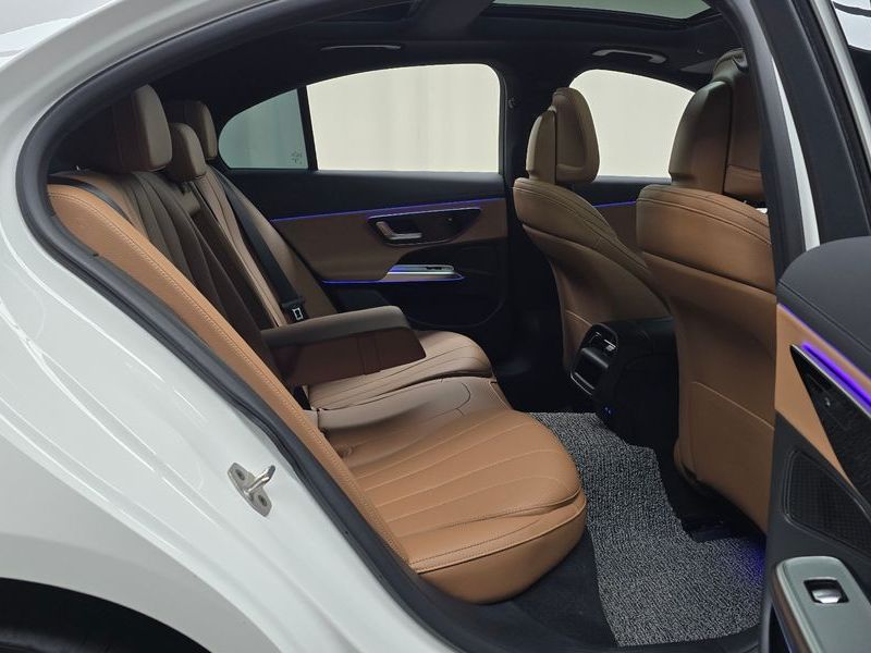 2026 Mercedes-Benz E-Class E200 Avantgarde photo 11