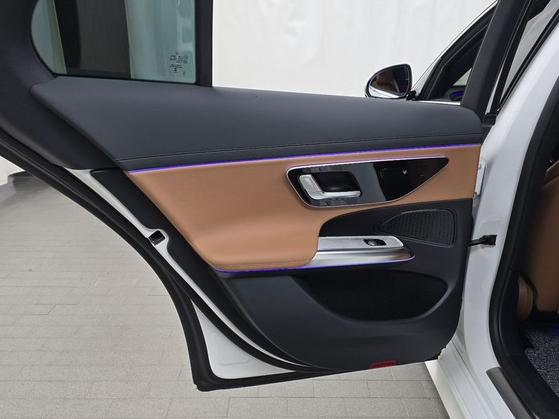2026 Mercedes-Benz E-Class E200 Avantgarde photo 25