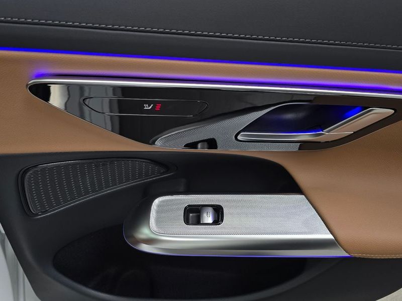 2026 Mercedes-Benz E-Class E200 Avantgarde photo 29