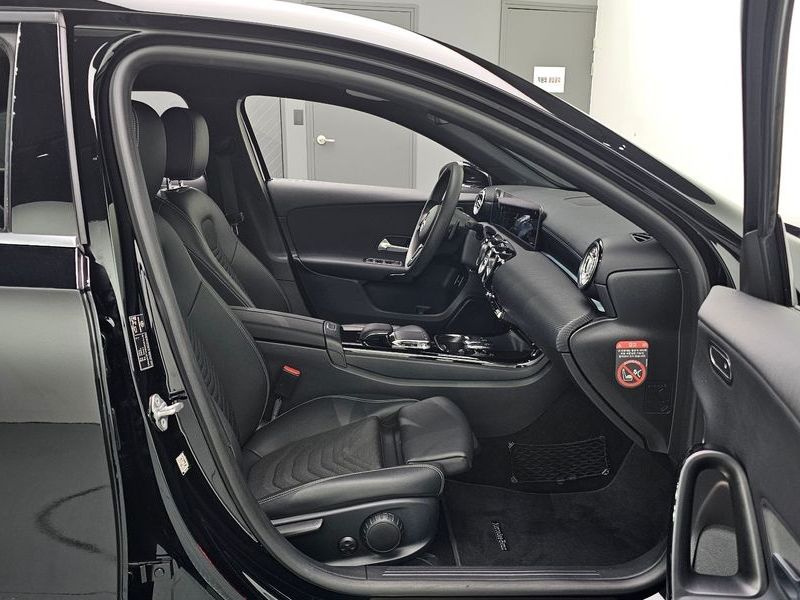 2020 Mercedes-Benz A-Class A220 Sedan photo 12