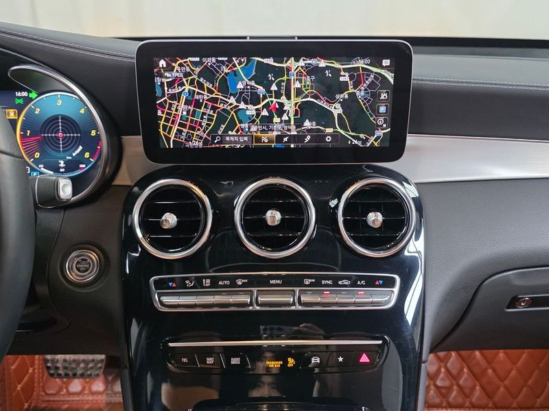 2022 Mercedes-Benz C-Class GLC220 d 4MATIC Coupe photo 13