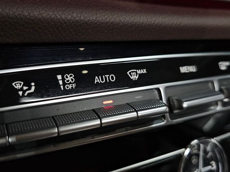 2019 Mercedes-Benz S-Class CLS300d AMG Line photo 30