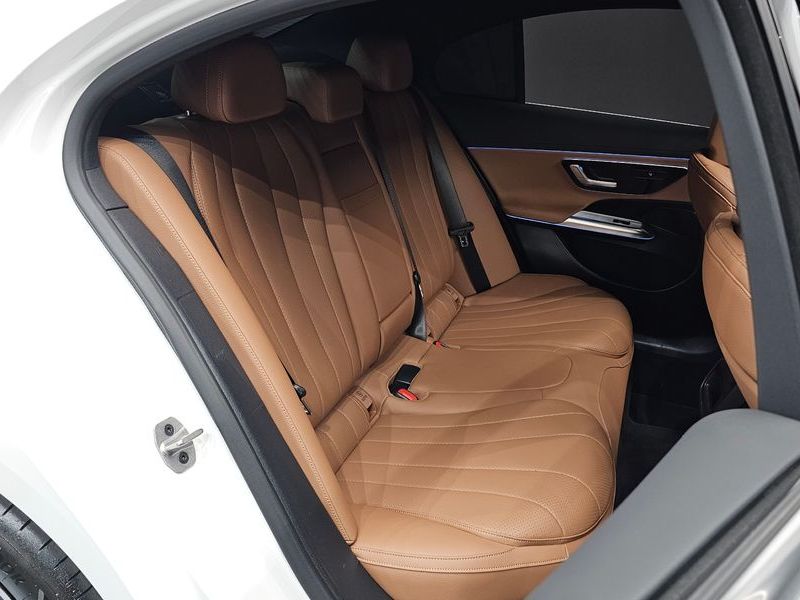 2026 Mercedes-Benz E-Class E200 Avantgarde photo 11