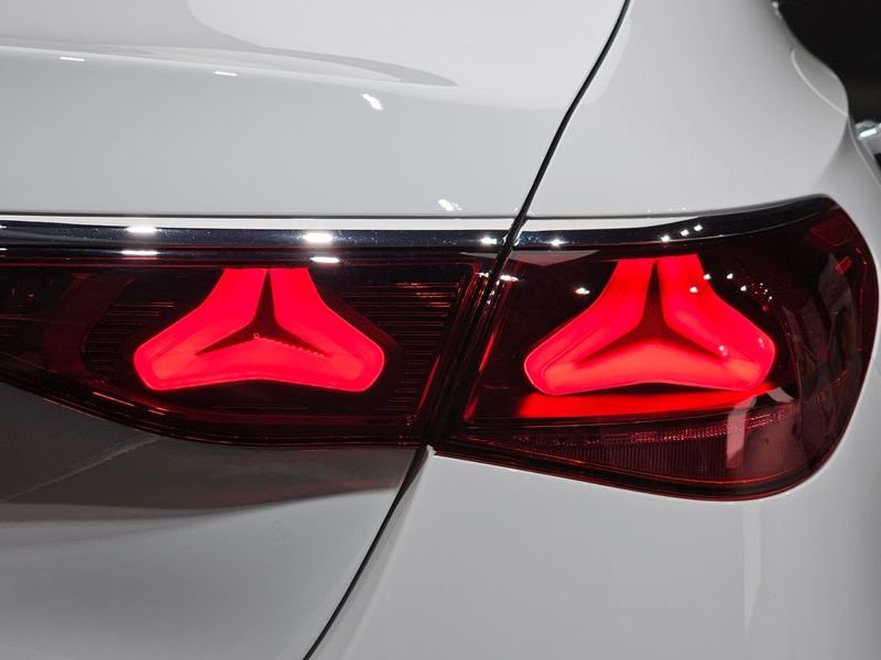 2026 Mercedes-Benz E-Class E200 Avantgarde photo 23