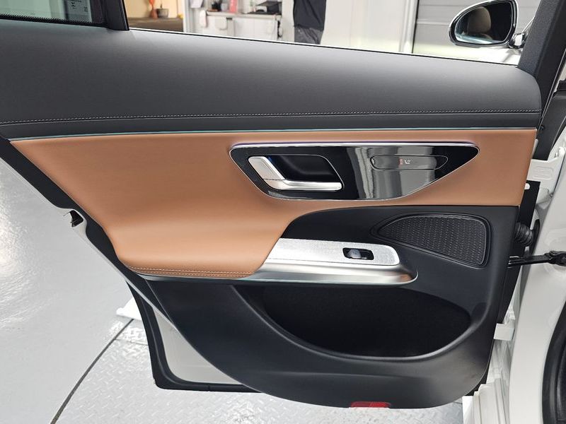 2026 Mercedes-Benz E-Class E200 Avantgarde photo 25