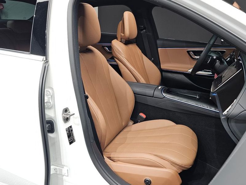 2026 Mercedes-Benz E-Class E200 Avantgarde photo 26