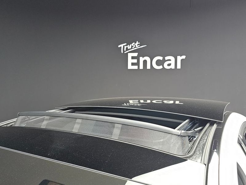 2026 Mercedes-Benz E-Class E200 Avantgarde photo 27
