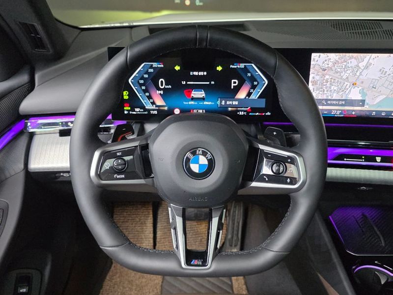 2025 BMW 5 Series 520i M Sport photo 14