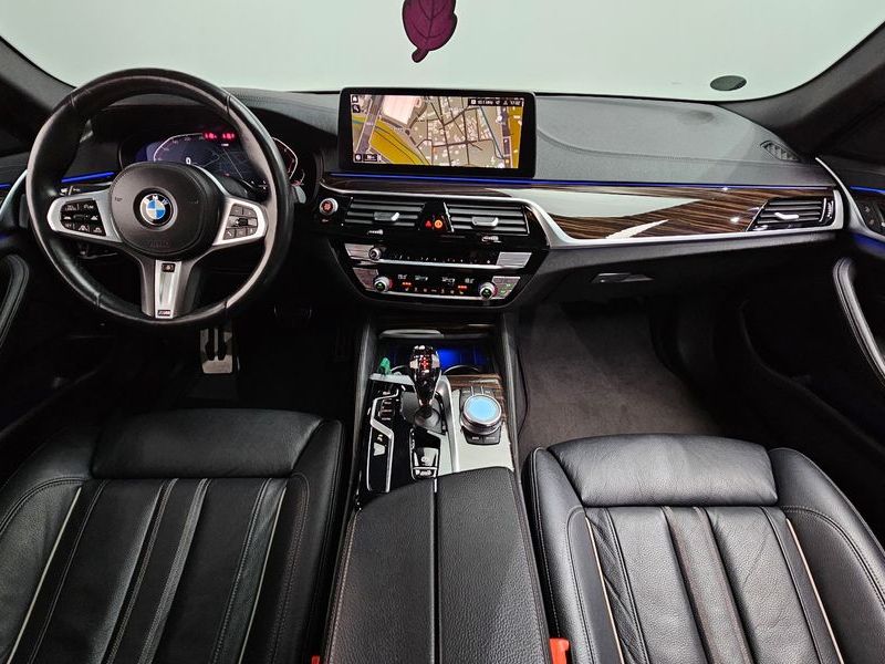 2021 BMW 5 Series 520i M Sport photo 7