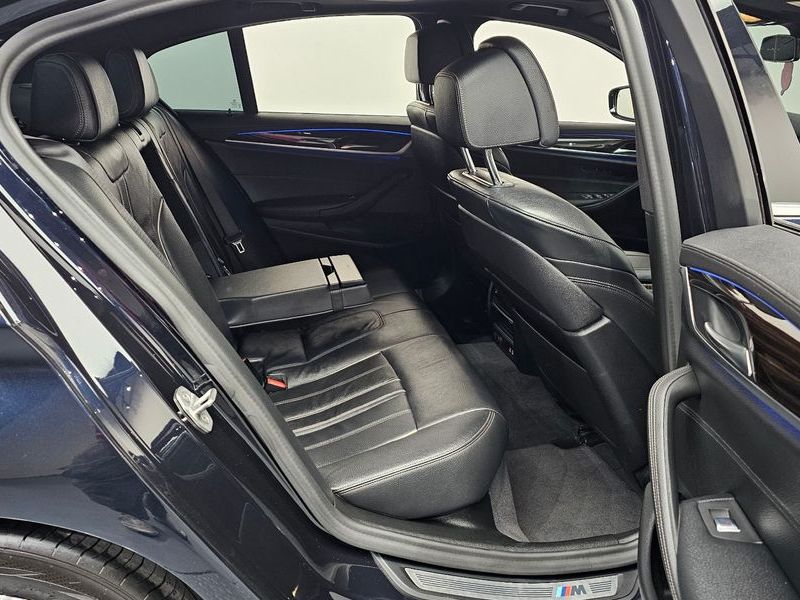 2021 BMW 5 Series 520i M Sport photo 12