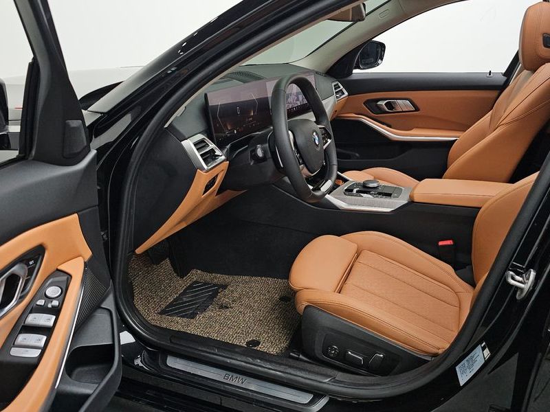 2025 BMW 3 Series 320i photo 11