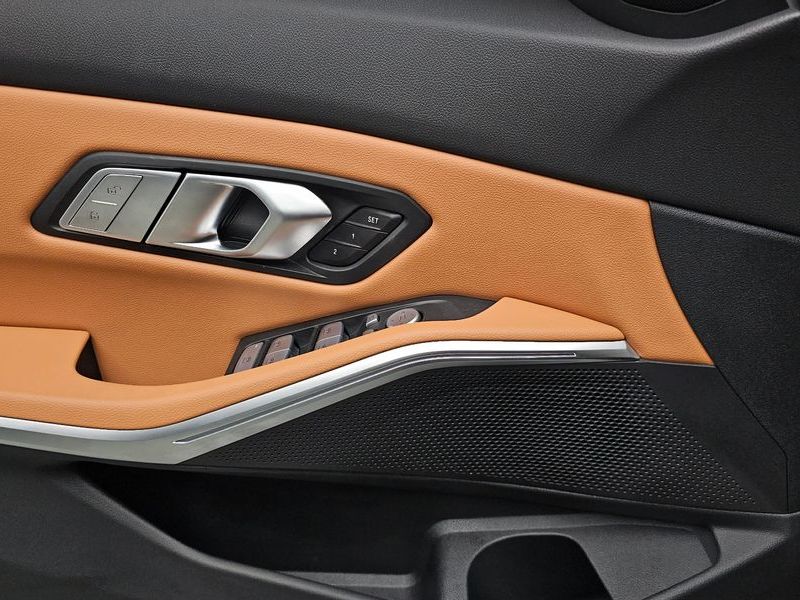 2025 BMW 3 Series 320i photo 17