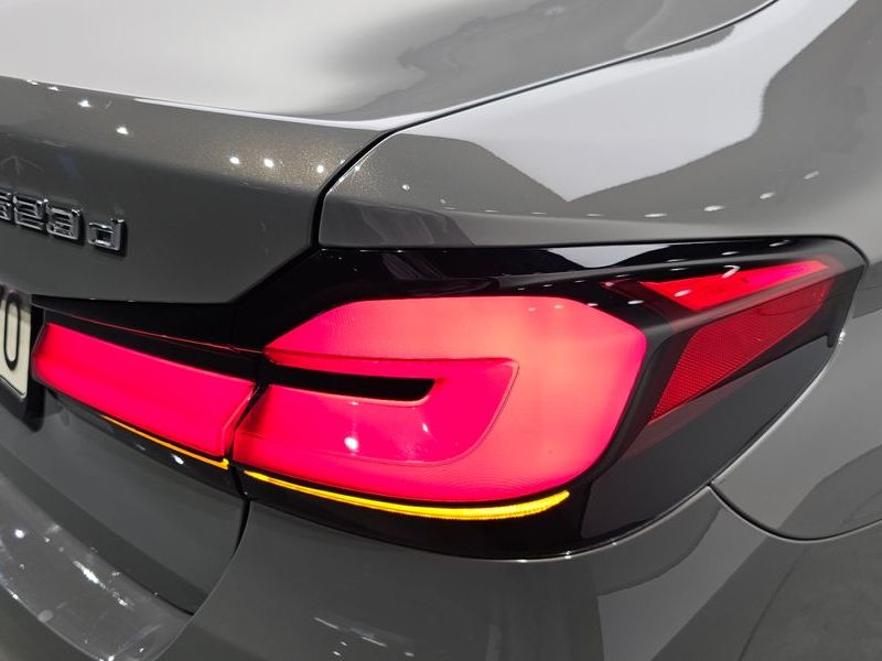 2021 BMW 5 Series 523d Luxury photo 23