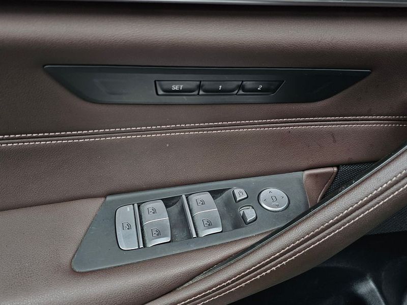 2021 BMW 5 Series 523d Luxury photo 29