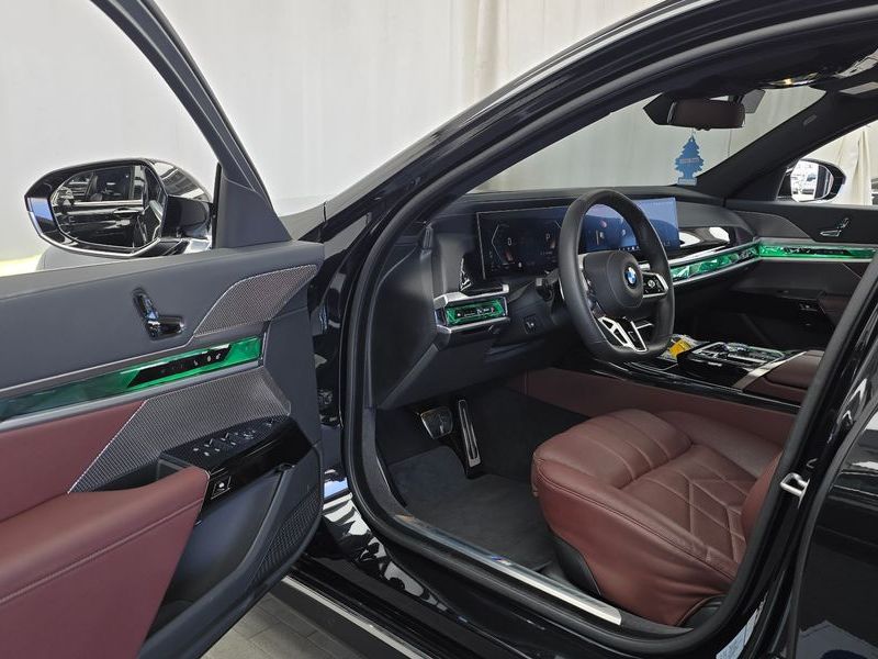2025 BMW 7 Series 740i xDrive M Sport photo 10