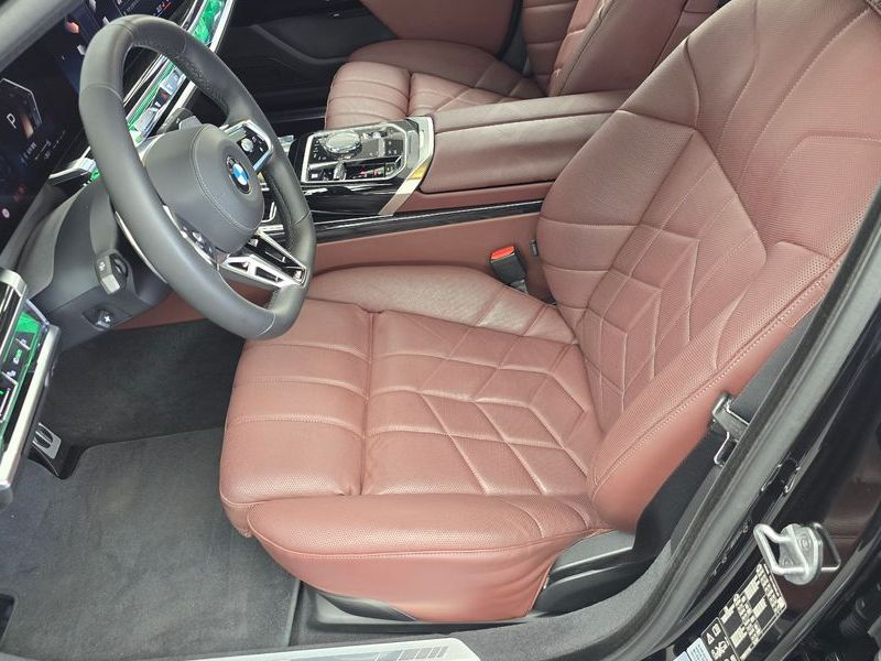 2025 BMW 7 Series 740i xDrive M Sport photo 29