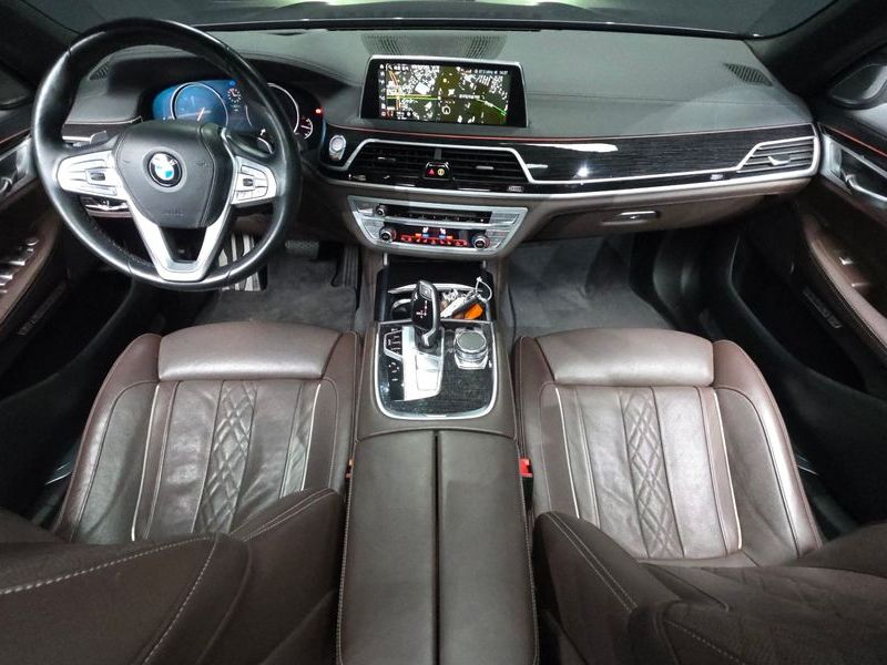 2017 BMW 7 Series 740Li xDrive M Sport Package photo 7