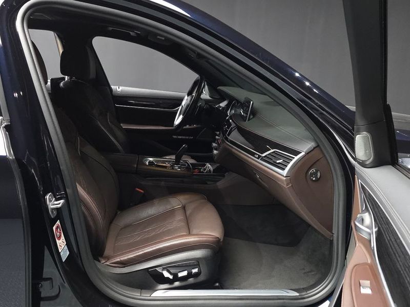 2017 BMW 7 Series 740Li xDrive M Sport Package photo 11