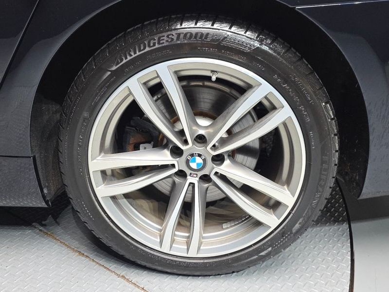 2017 BMW 7 Series 740Li xDrive M Sport Package photo 21