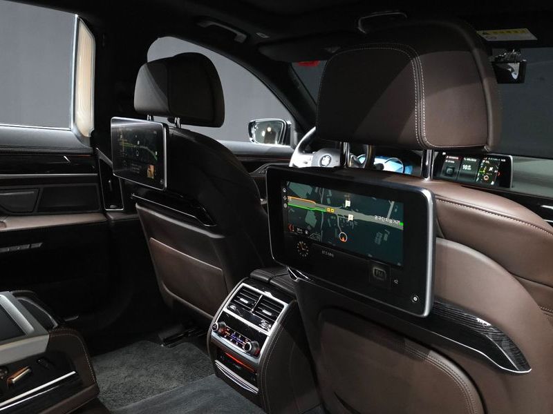 2017 BMW 7 Series 740Li xDrive M Sport Package photo 28