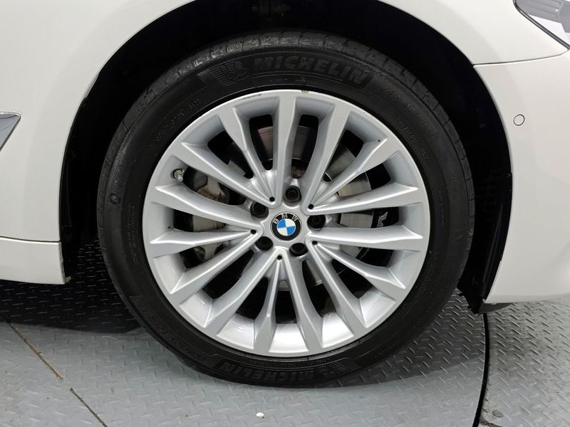 2020 BMW 5 Series 530i xDrive Luxury Plus photo 21