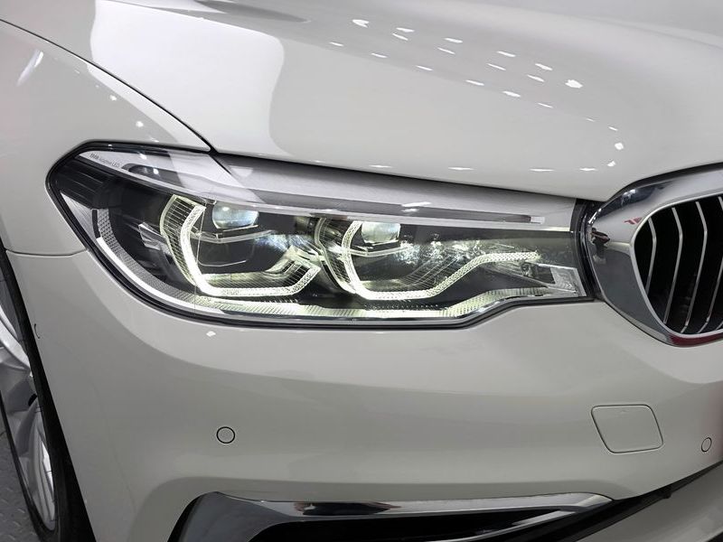 2020 BMW 5 Series 530i xDrive Luxury Plus photo 22